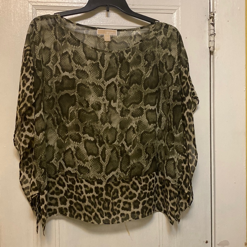MK top NEW WITH OUT TAGS